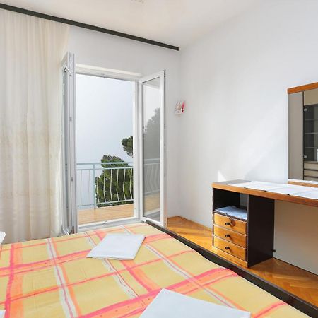 Rooms With A Parking Space Brela, Makarska - 17281 객실 사진