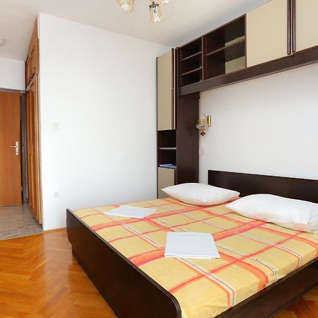 Rooms With A Parking Space Brela, Makarska - 17281 객실 사진